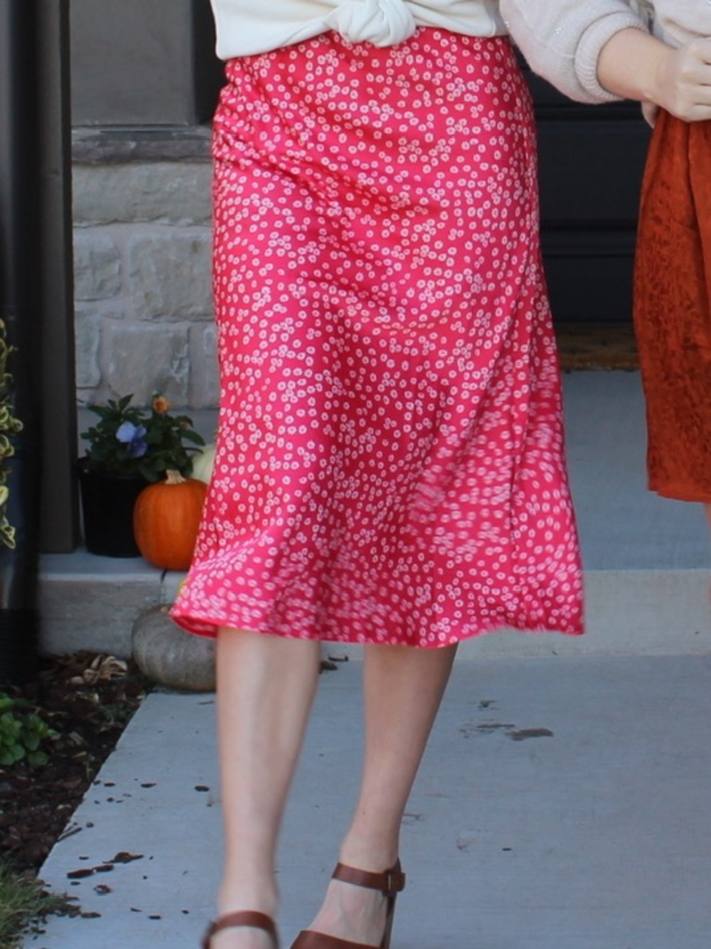 LOFT Red Floral Midi Skirt - Picture 1 of 6